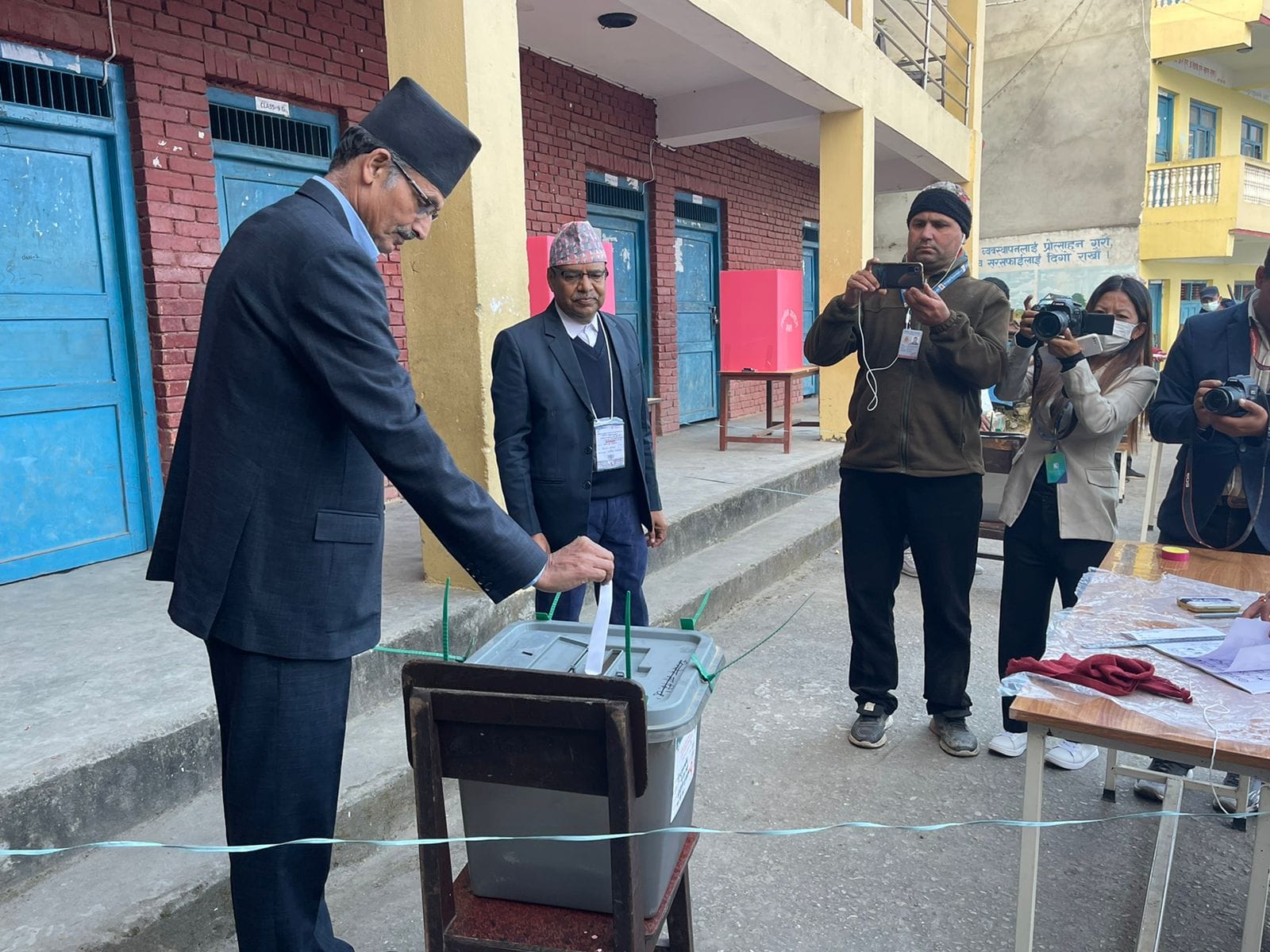 सभामुख सापकोटाले गरे मतदान 